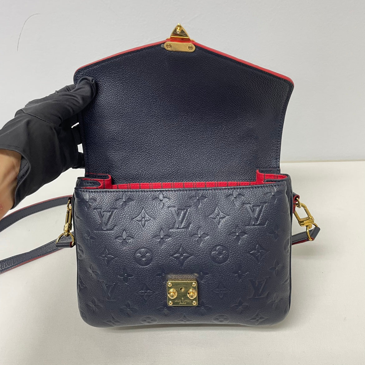 Louis Vuitton Navy Marine Rouge Leather Monogram Empreinte Pochette Metis ONE Shoulder Bag M44071