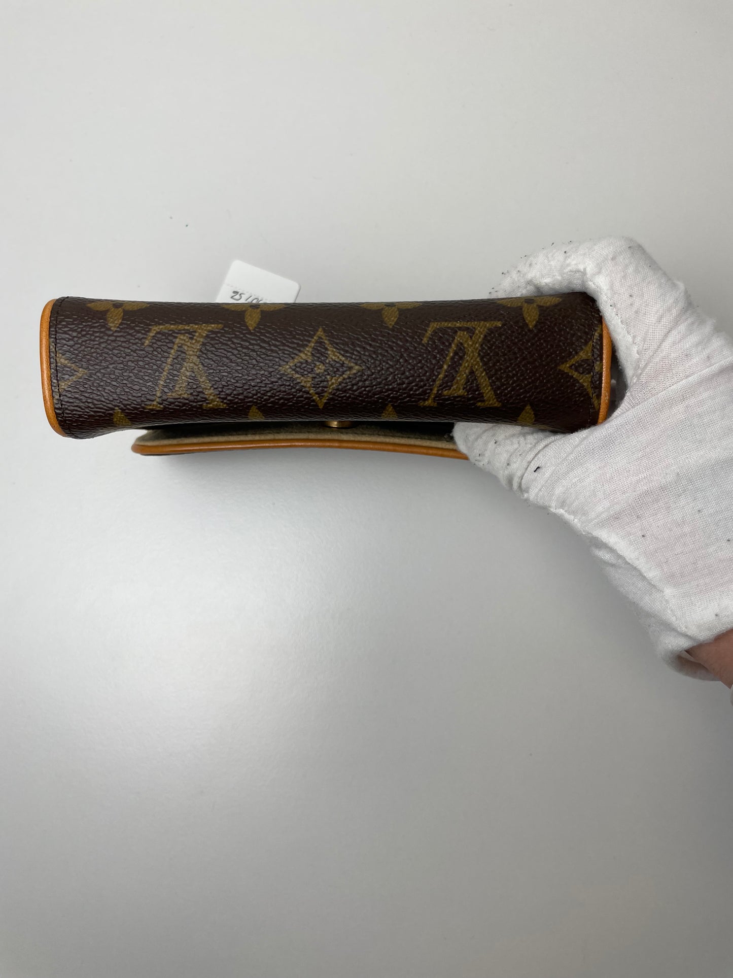 Pre-Owned Louis Vuitton Pochette Florentine XS AJ156