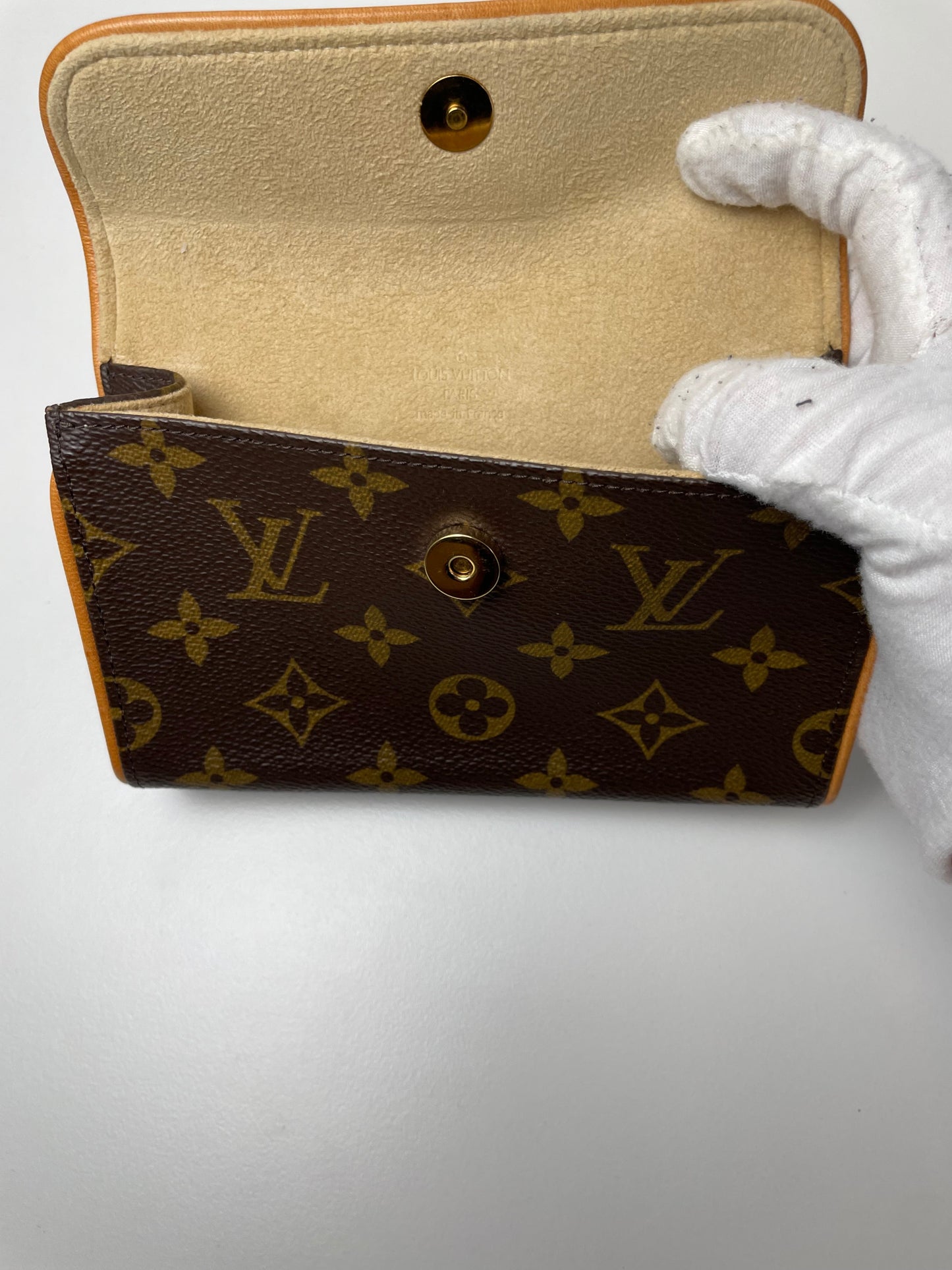 Pre-Owned Louis Vuitton Pochette Florentine XS AJ156