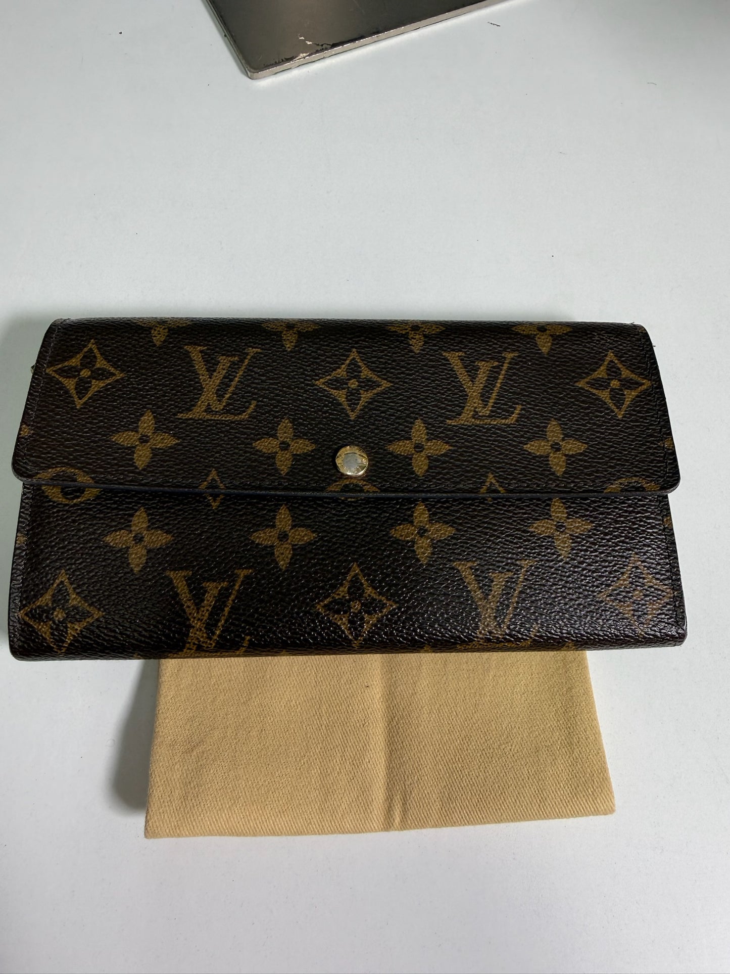 Louis Vuitton Monogram Sarah Wallet