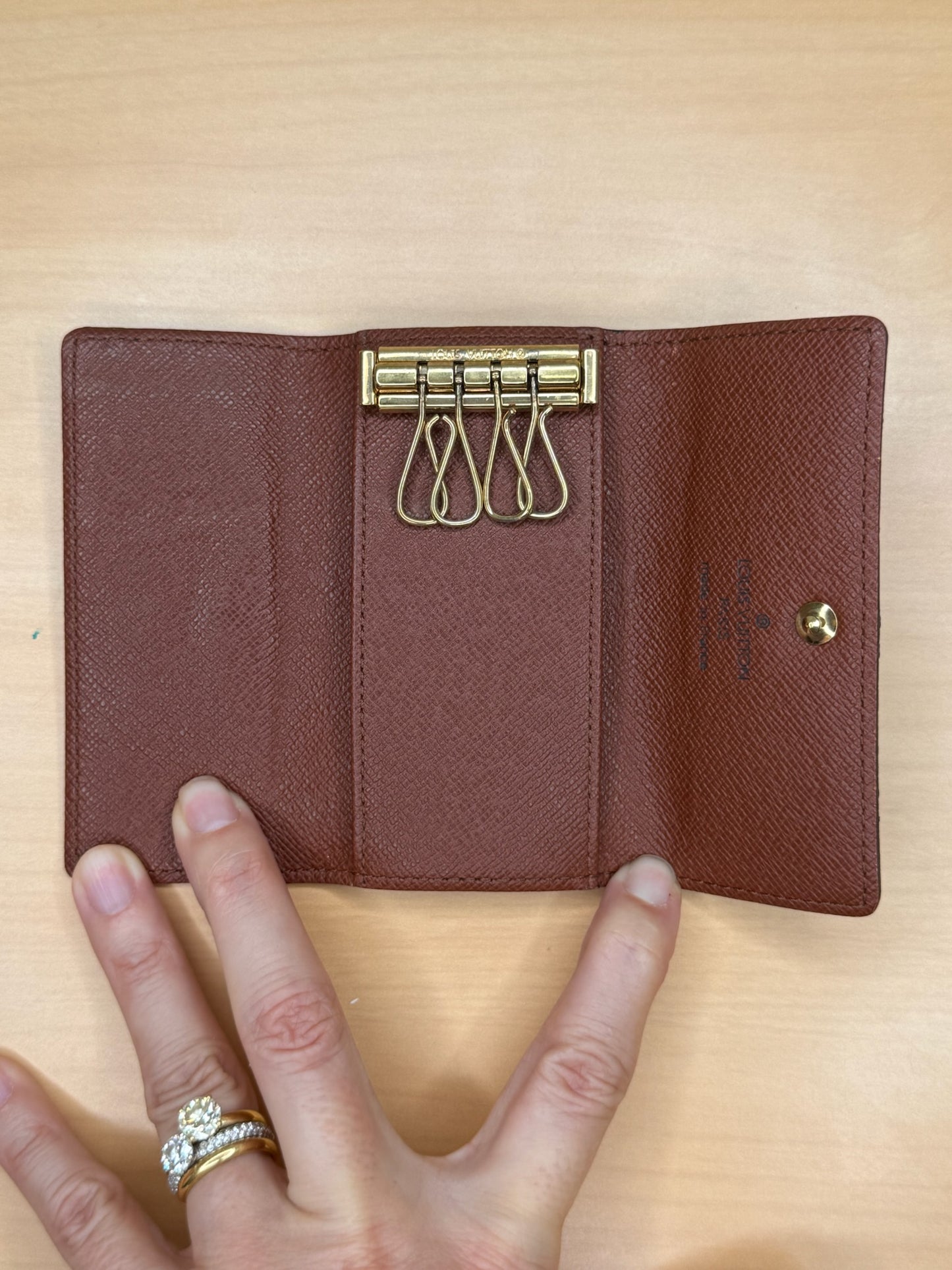 Louis Vuitton Monogram 4 Key Holder TH1020