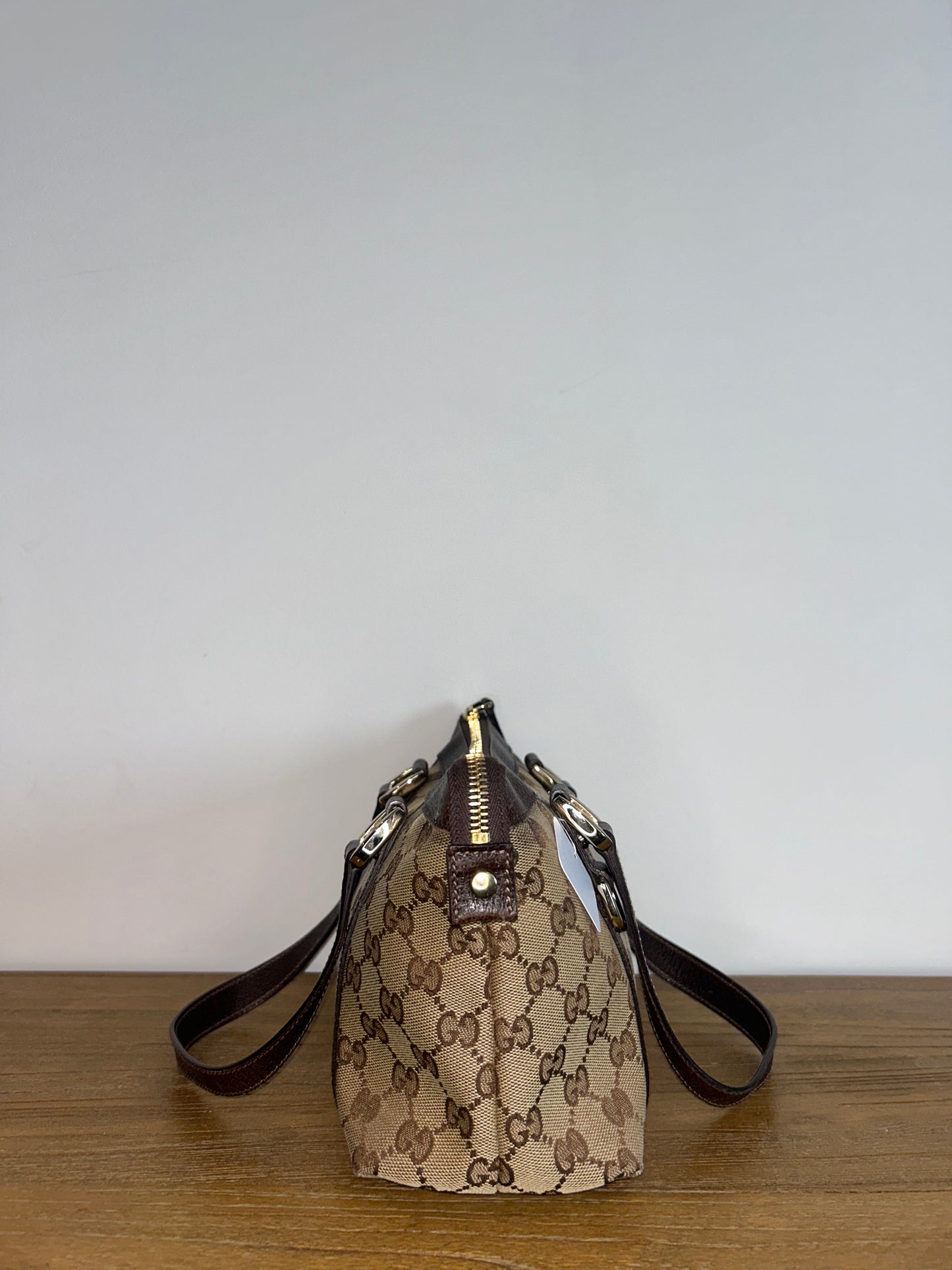 Gucci Abbey Supreme Handbag (GEN010)