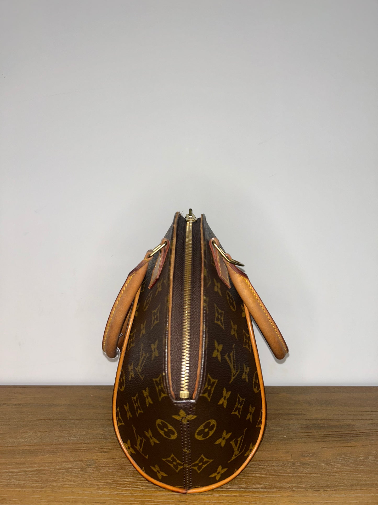 Louis Vuitton Ellipse PM Monogram Handbag (GEN006)