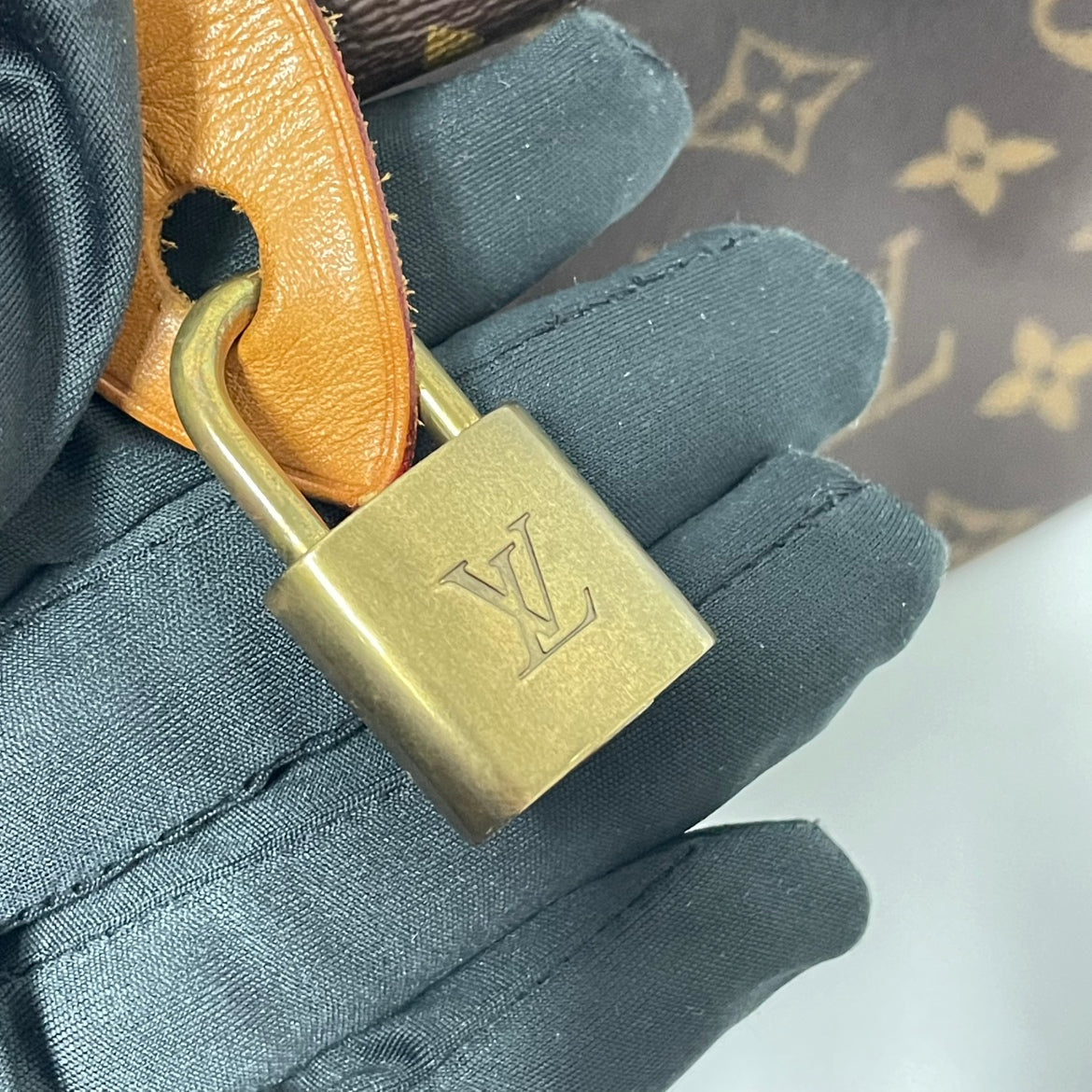 Louis Vuitton PVC Monogram Canvas Speedy 35 Tote Bag M41524 (V1225412)