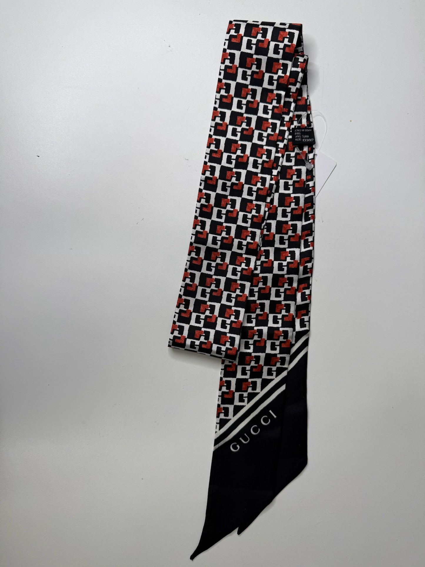Gucci Black/Red Silk Interlocking G Print Qatar Square Scarf (JP)