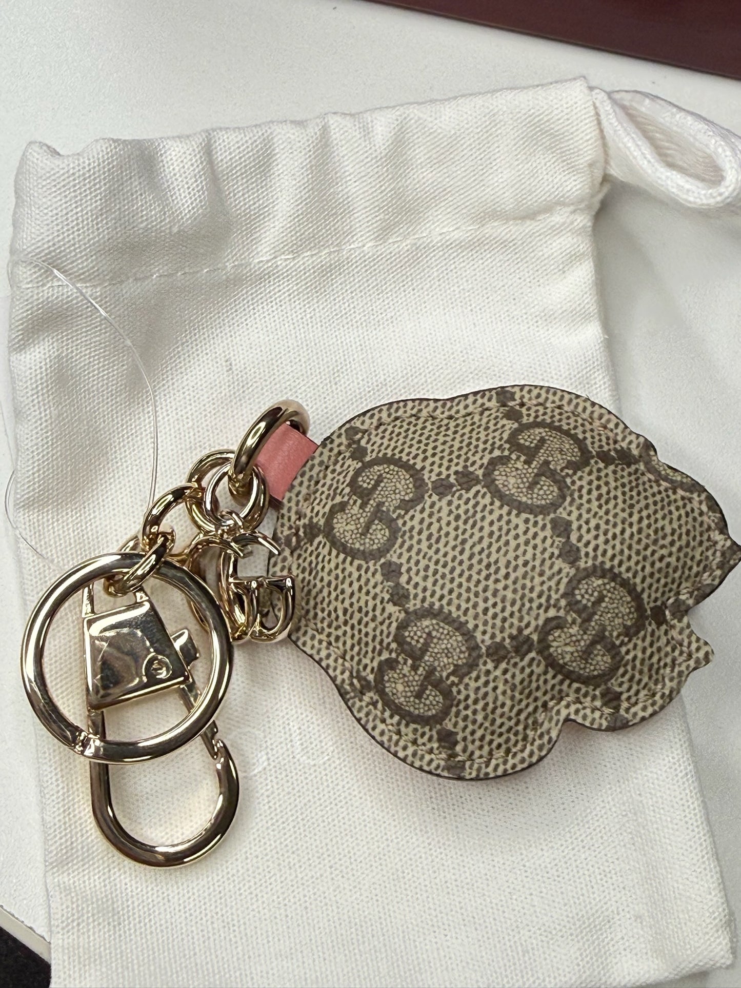 Gucci Paw Shape Keychain Designed in Collaboration with Artist Seo Inji (JP)