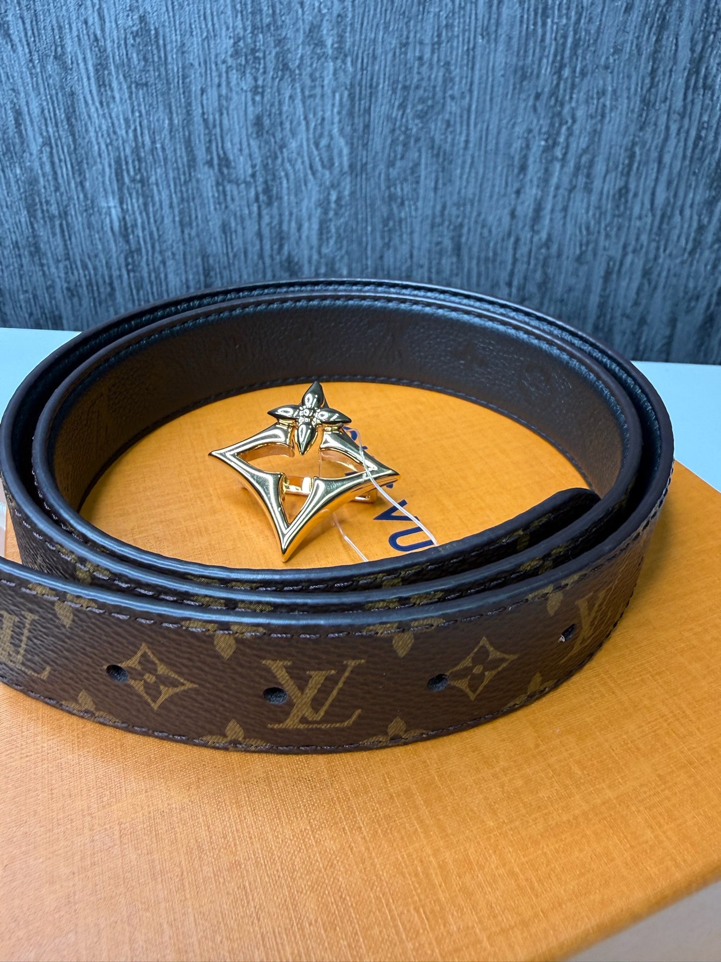 Louis Vuitton Flowergram 30mm Reversible Belt (JP)