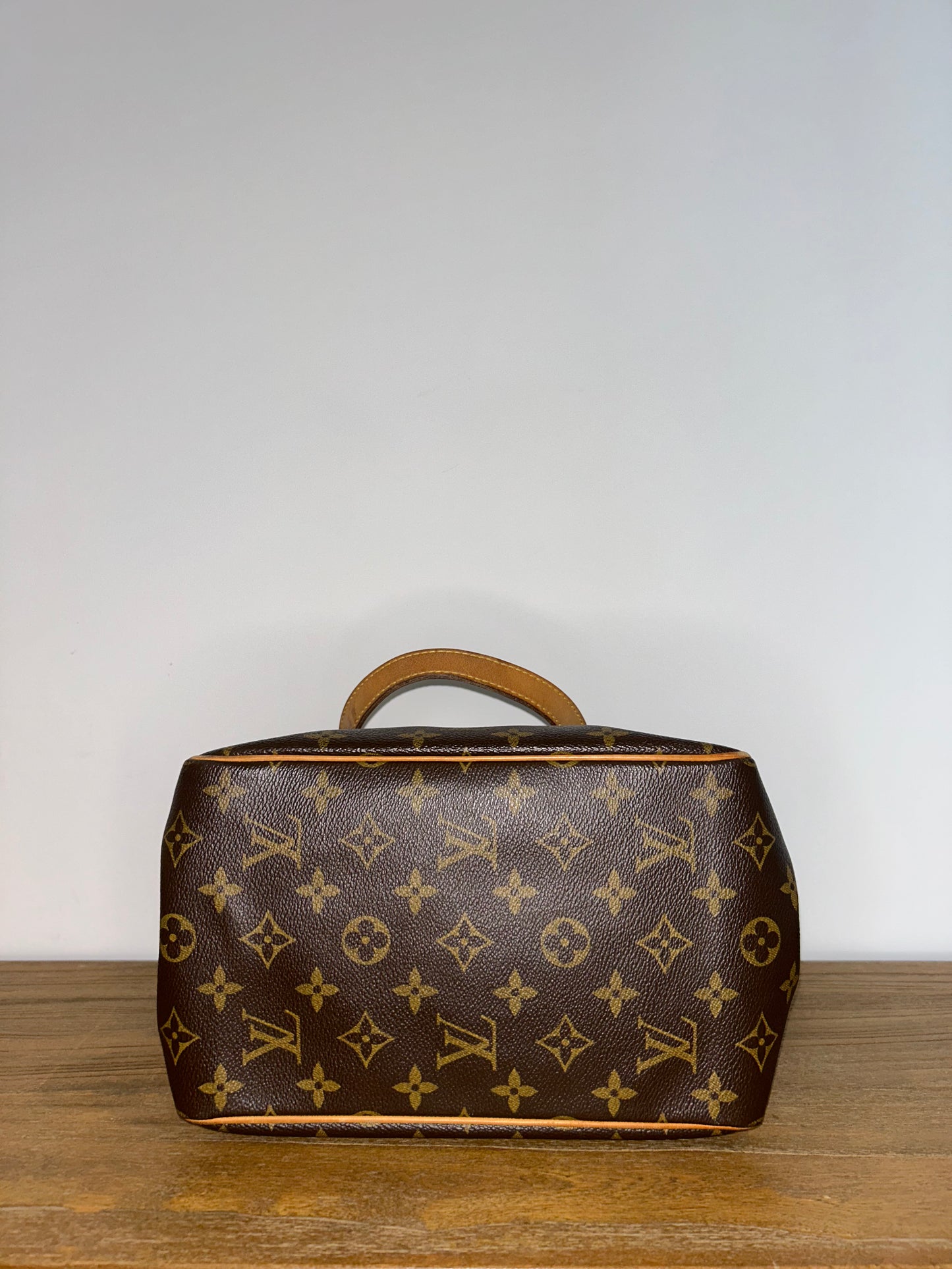Pre-Owned Louis Vuitton Monogram Batignolles