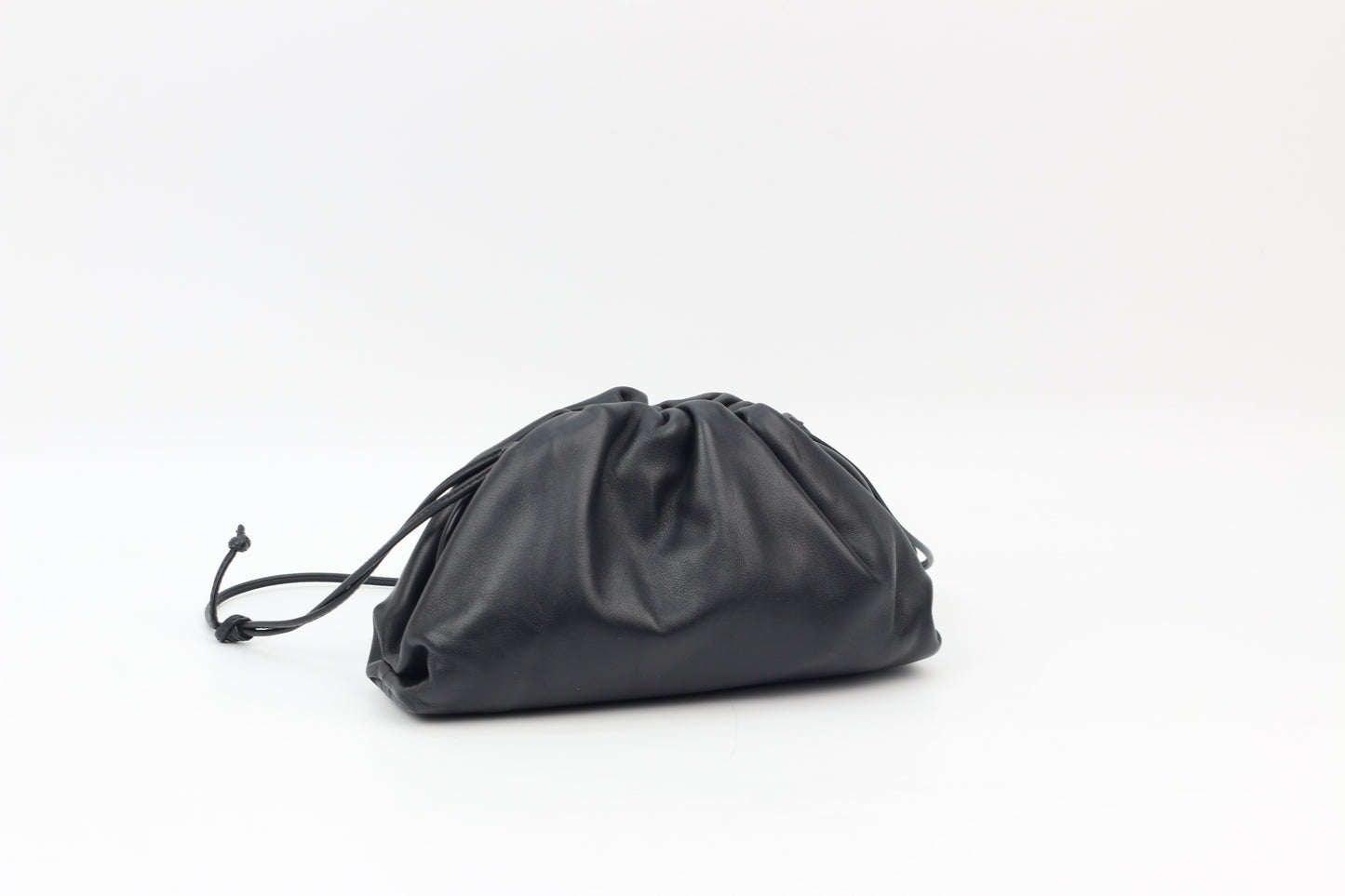 Bottega Veneta Black Leather Mandu Pouch Mini Crossbody Bag 585852 (V2138316P)