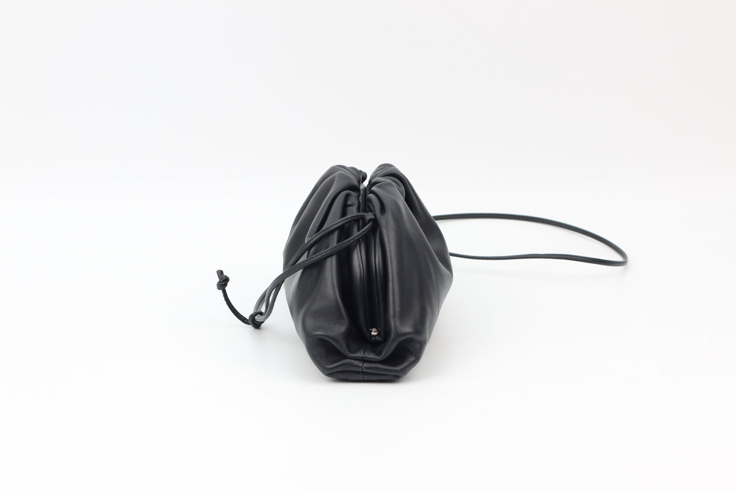 Bottega Veneta Black Leather Mandu Pouch Mini Crossbody Bag 585852 (V2138316P)