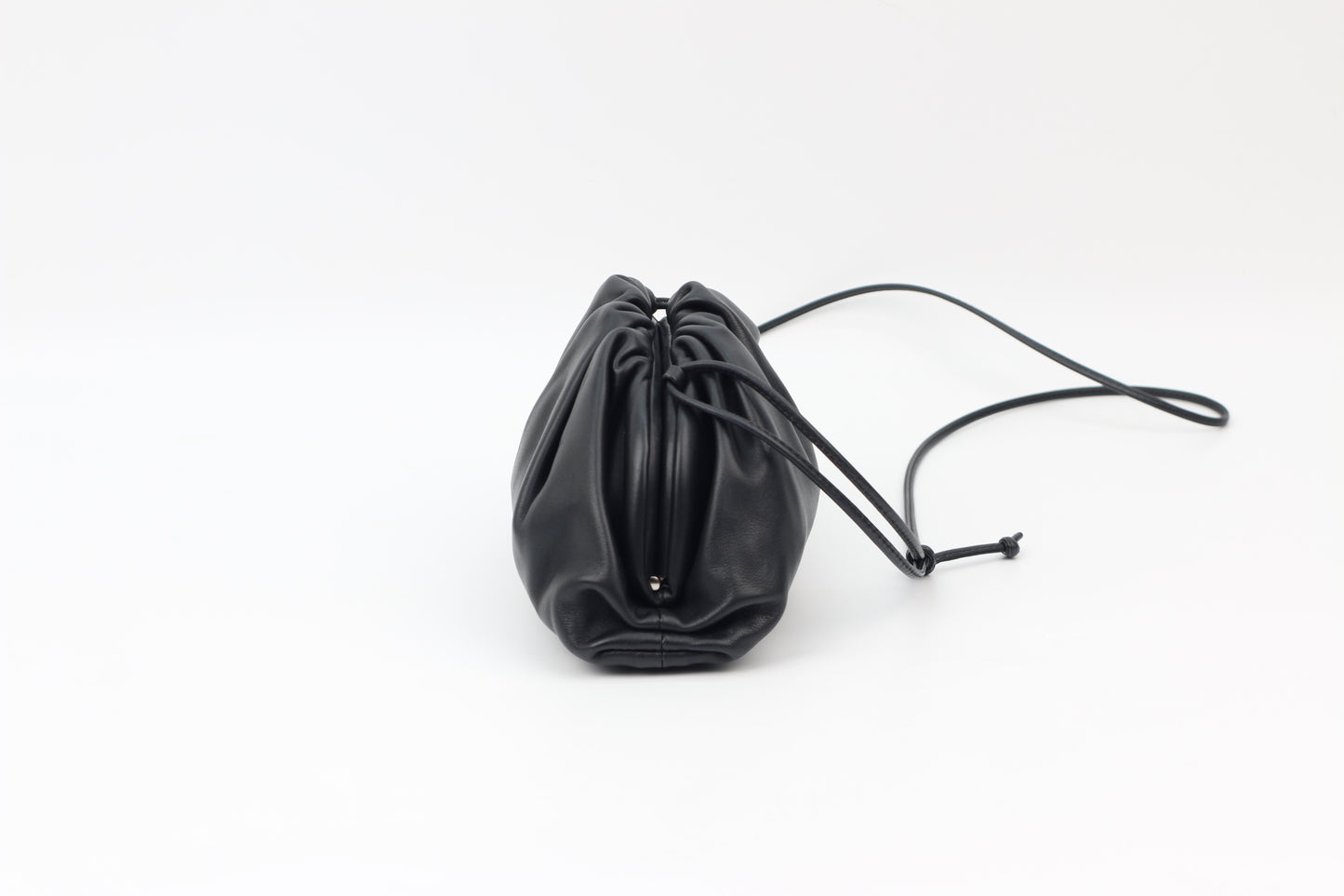 Bottega Veneta Black Leather Mandu Pouch Mini Crossbody Bag 585852 (V2138316P)