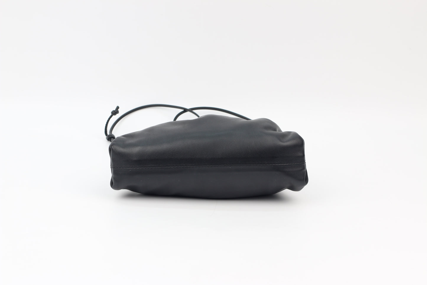 Bottega Veneta Black Leather Mandu Pouch Mini Crossbody Bag 585852 (V2138316P)