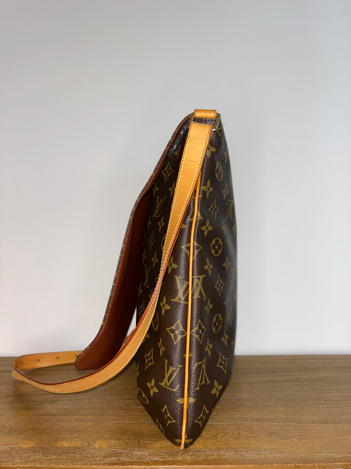Pre-Owned Louis Vuitton Musette Salsa