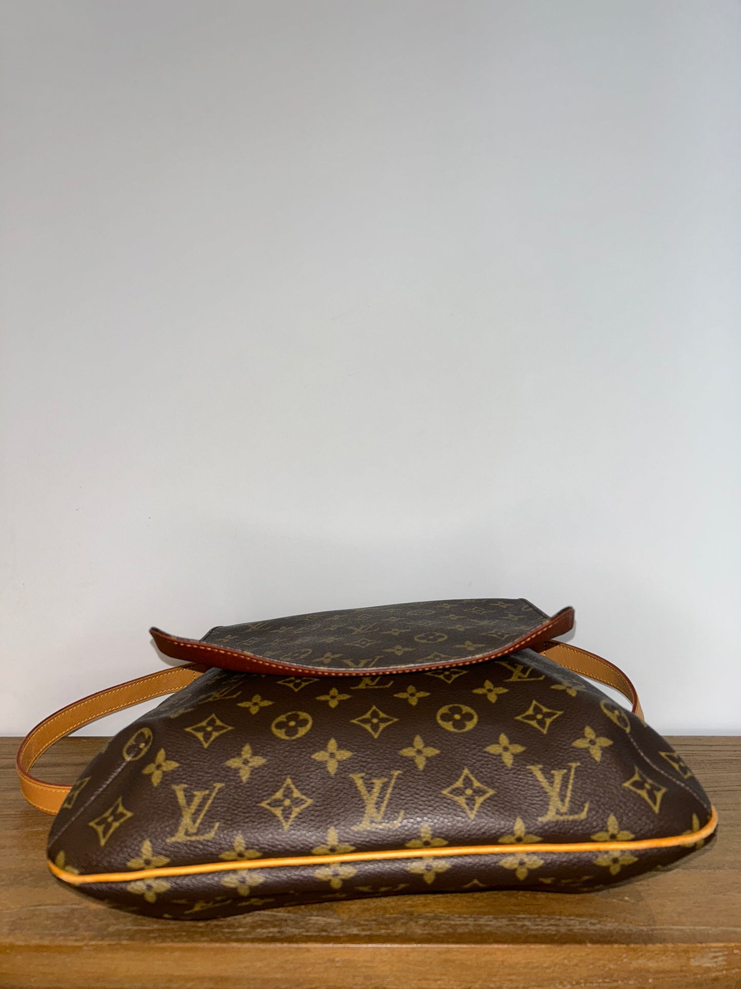 Pre-Owned Louis Vuitton Musette Salsa