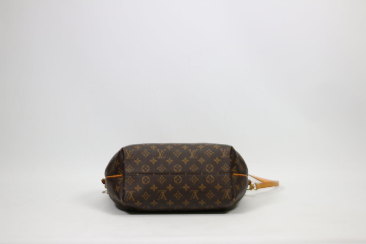 Louis Vuitton Turenne MM in Monogram