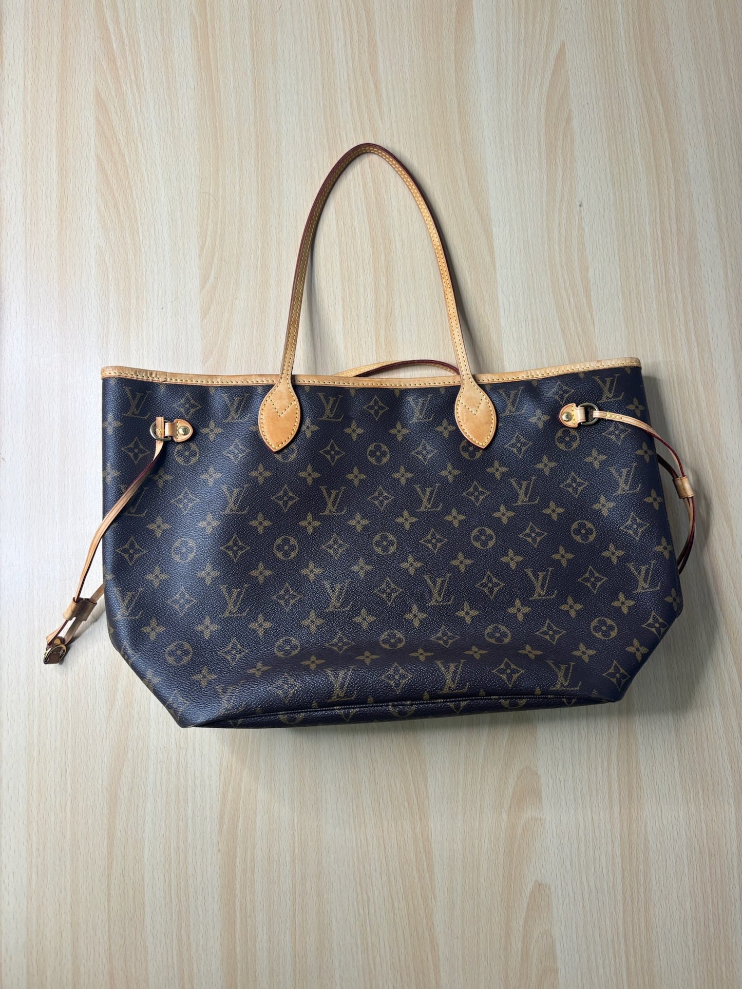 Louis Vuitton Neverfull MM in Monogram Canvas K8