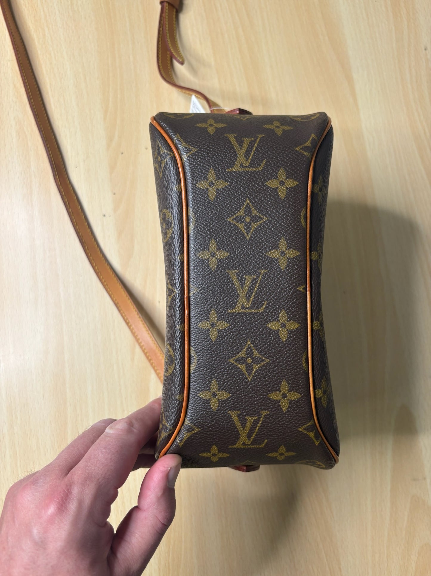 Louis Vuitton Monogram Blois K11