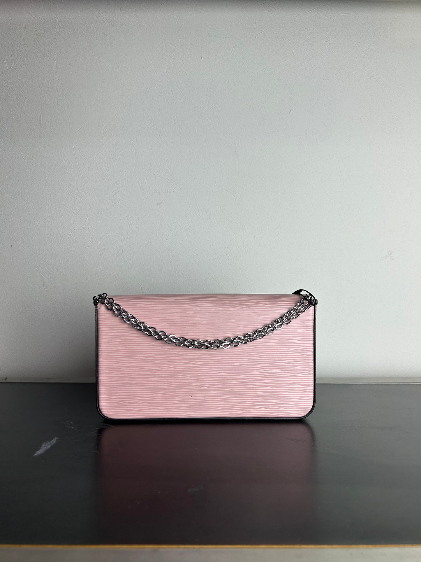 Louis Vuitton Pochette Félicie in Rose Ballerine Epi leather shoulder bag
