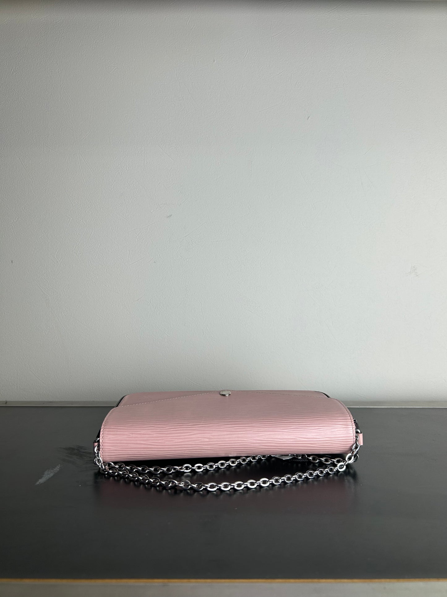 Louis Vuitton Pochette Félicie in Rose Ballerine Epi leather shoulder bag