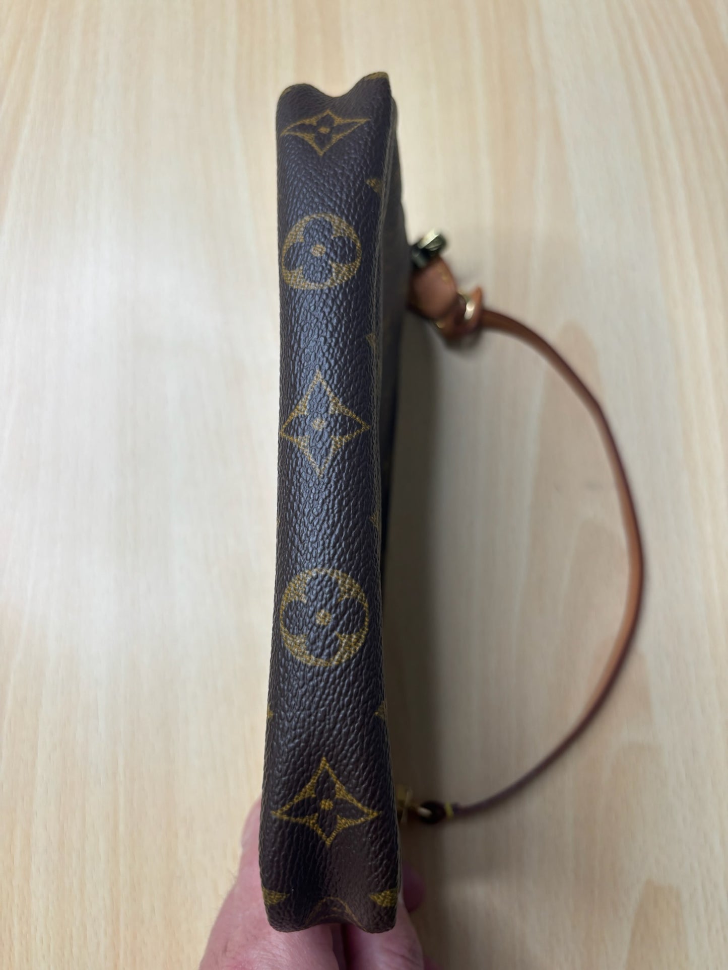 Louis Vuitton Pochette Accessoires Monogram K27