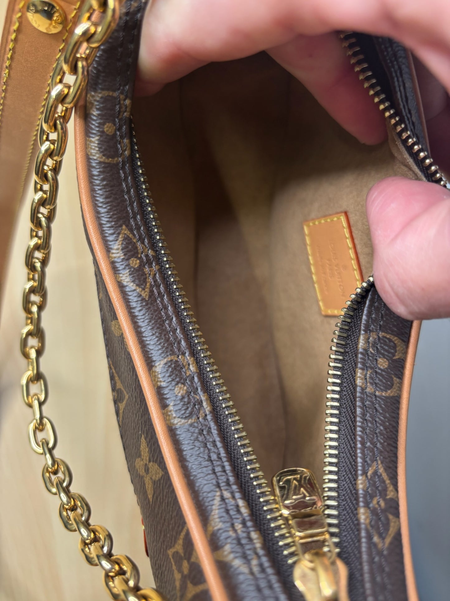 Louis Vuitton Loop PM K29