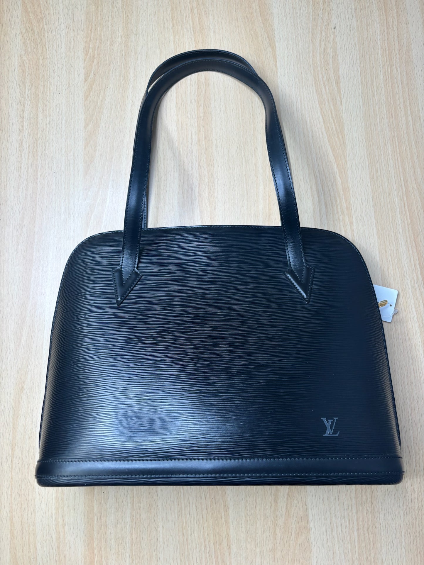 Louis Vuitton Lussac Black Epi Leather Handbag K33