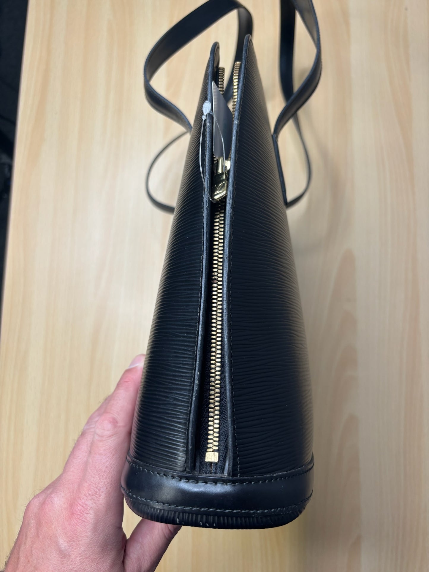 Louis Vuitton Lussac Black Epi Leather Handbag K33