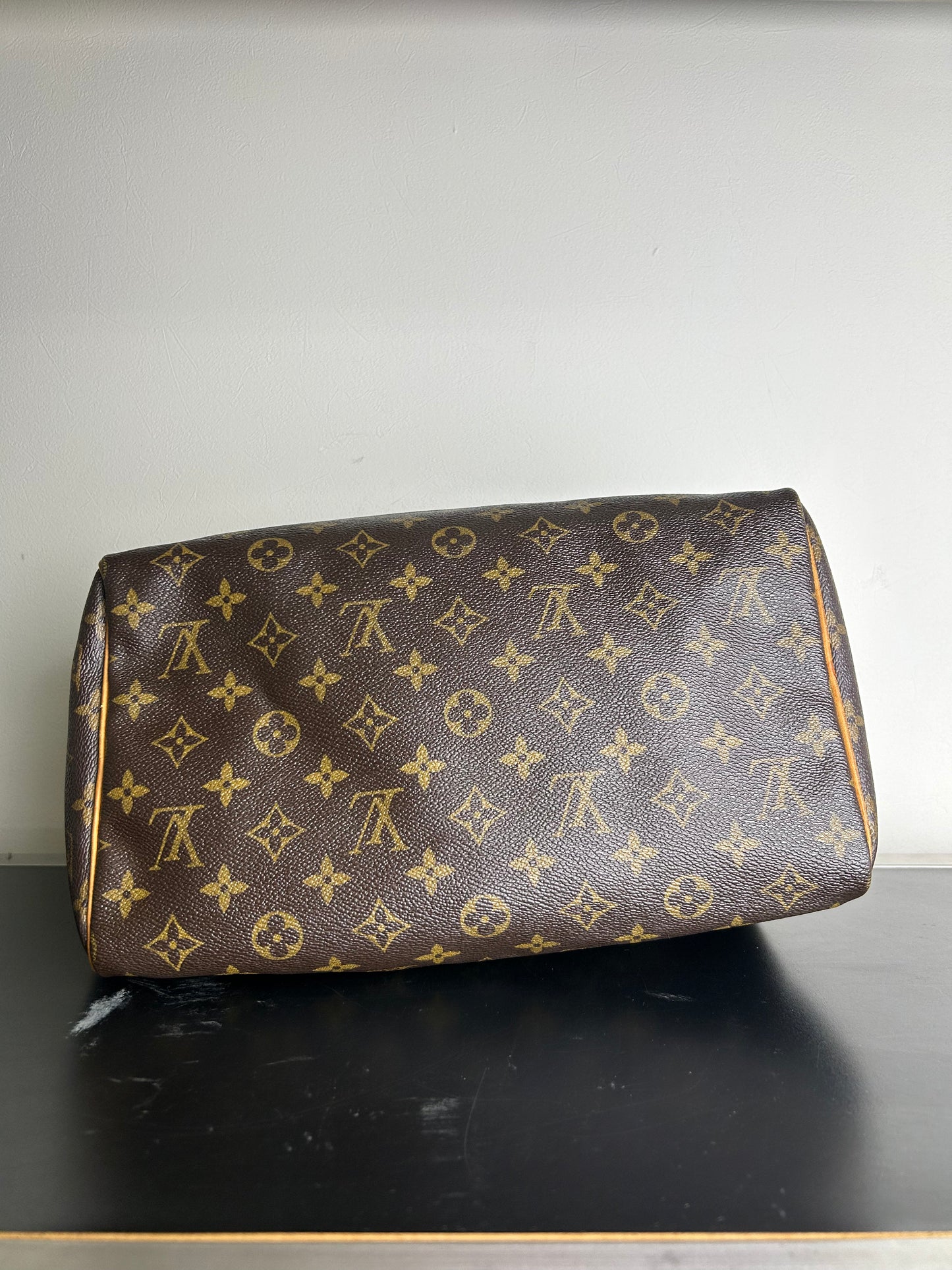 Louis Vuitton Monogram Speedy 30 handbag