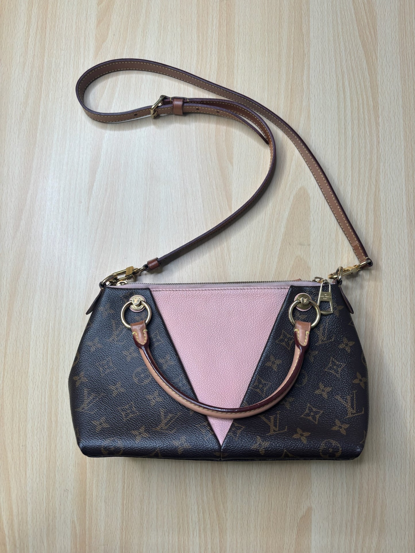 Louis Vuitton V Tote BB Monogram Pink Leather K49