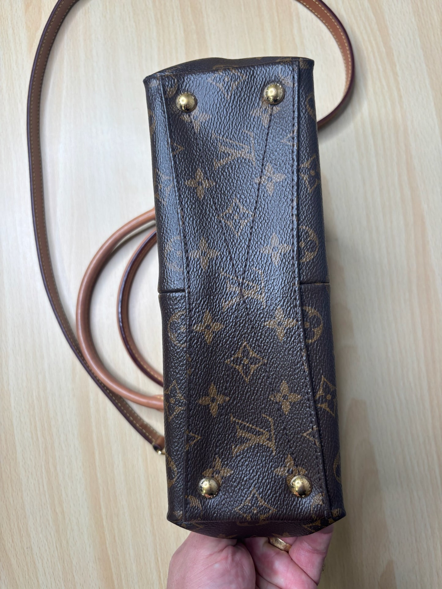 Louis Vuitton V Tote BB Monogram Pink Leather K49