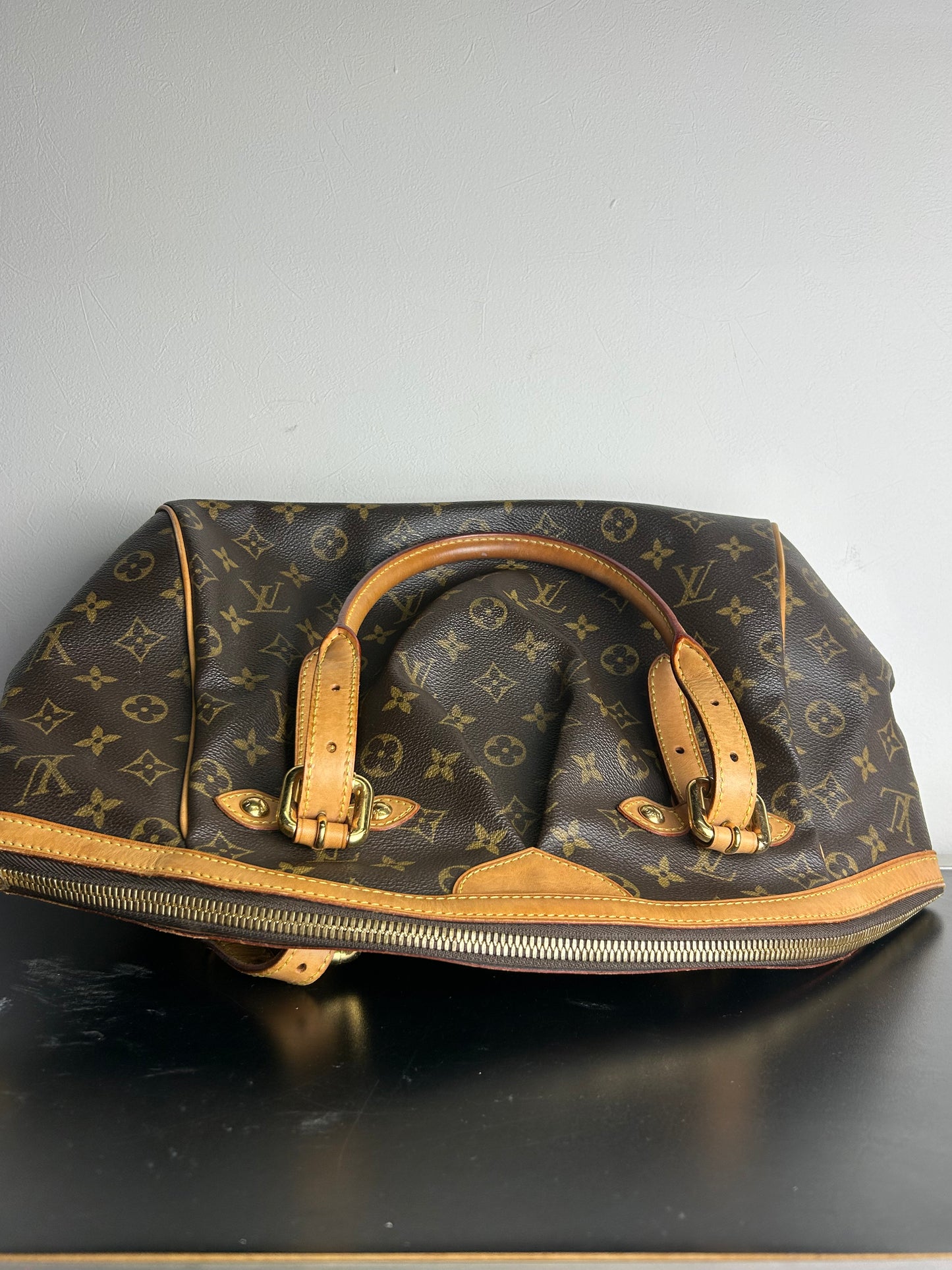Louis Vuitton Monogram Tivoli GM shoulder bag