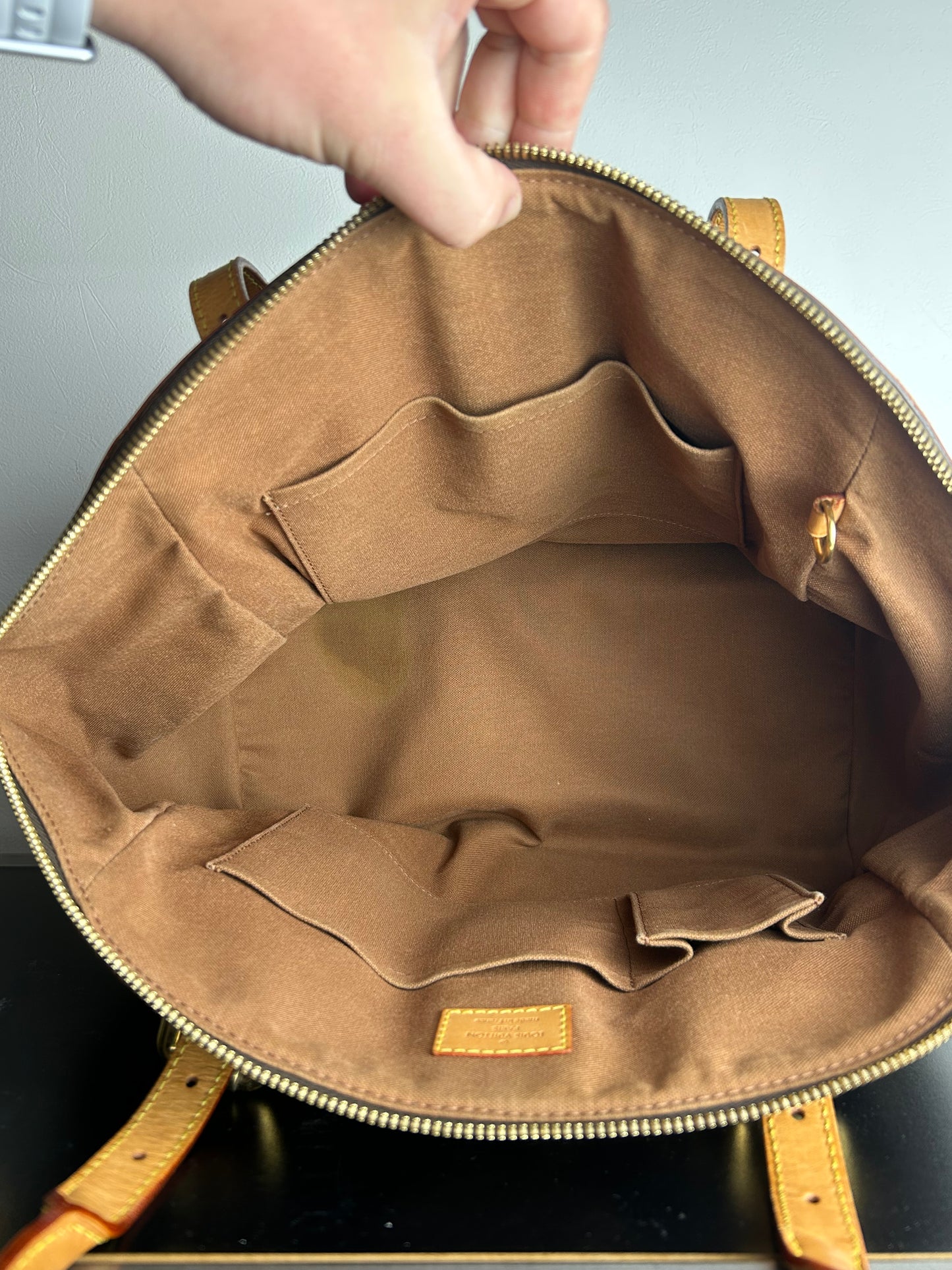 Louis Vuitton Monogram Tivoli GM shoulder bag