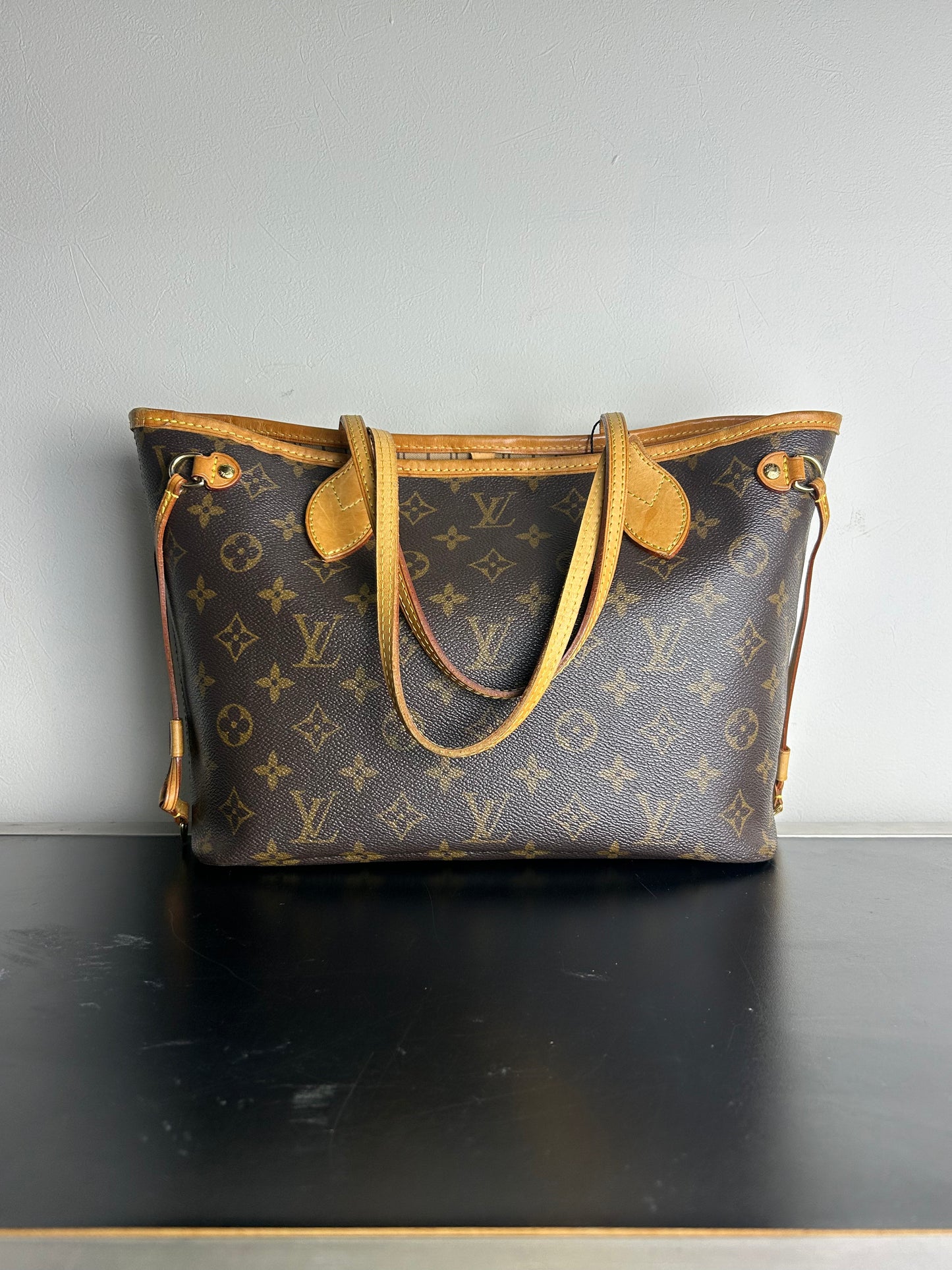 Louis Vuitton Monogram Neverfull PM tote bag