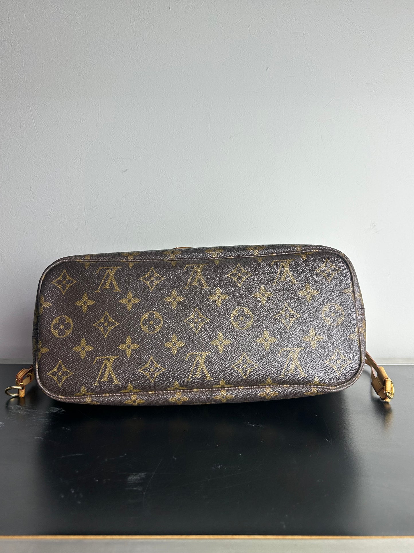 Louis Vuitton Monogram Neverfull PM tote bag