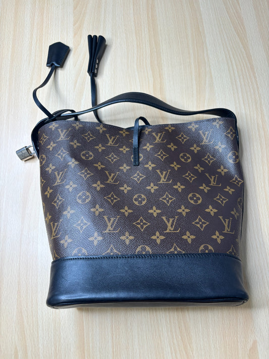 Louis Vuitton Idole Bucket Bag K56
