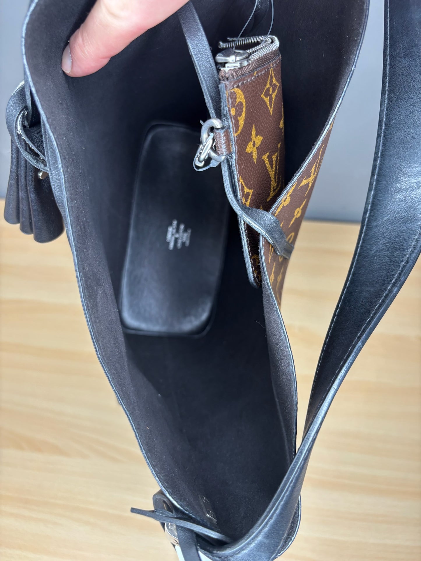 Louis Vuitton Idole Bucket Bag K56