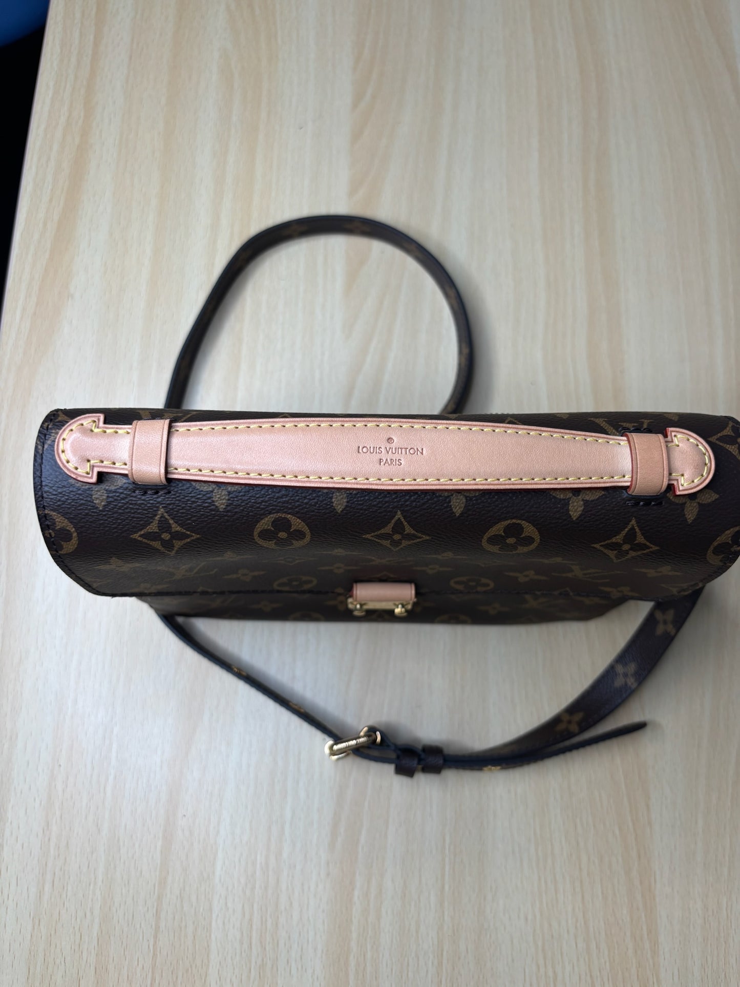 Louis Vuitton Pochette Métis Monogram K63