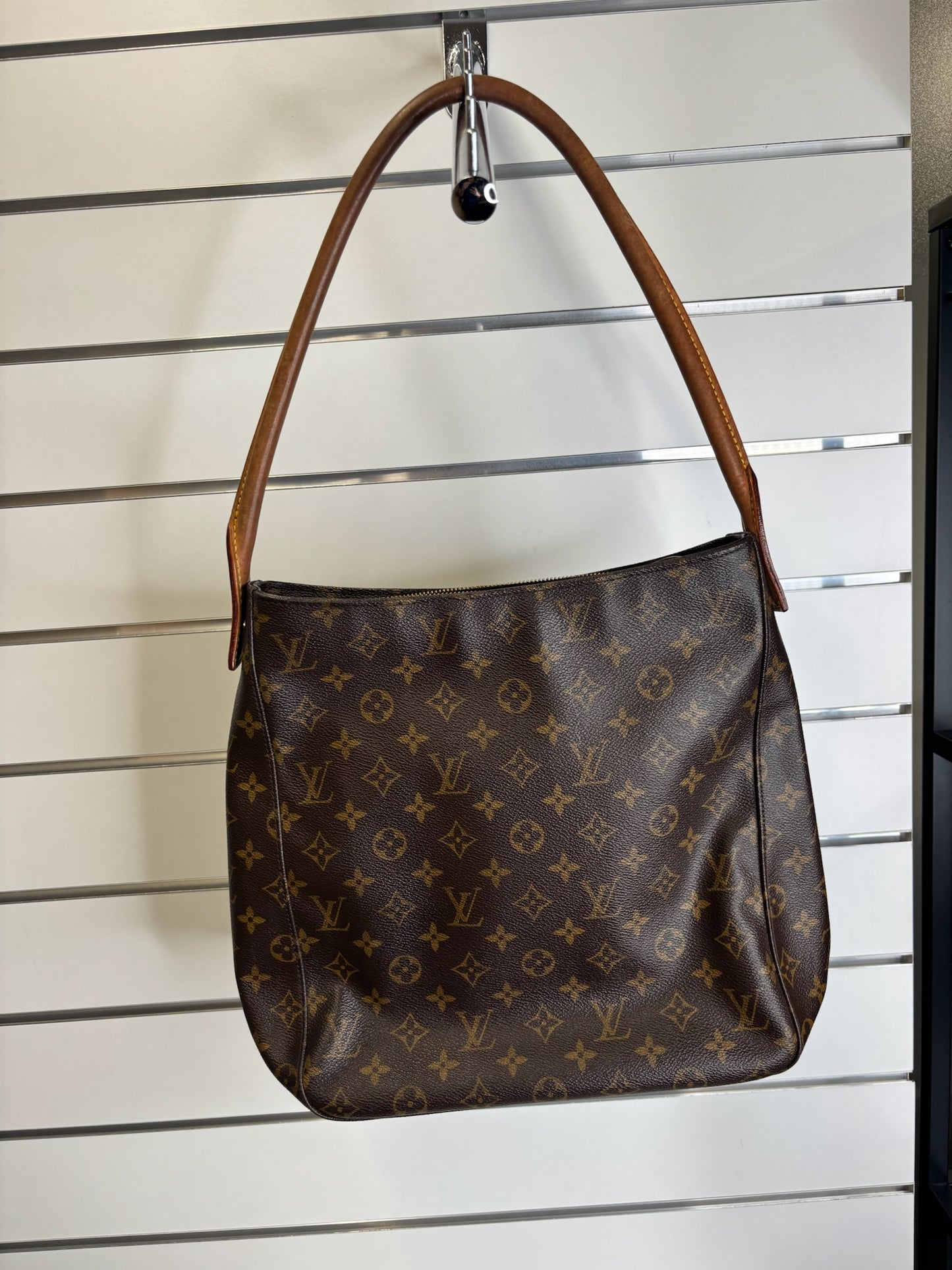 Louis Vuitton Looping GM Bag K70