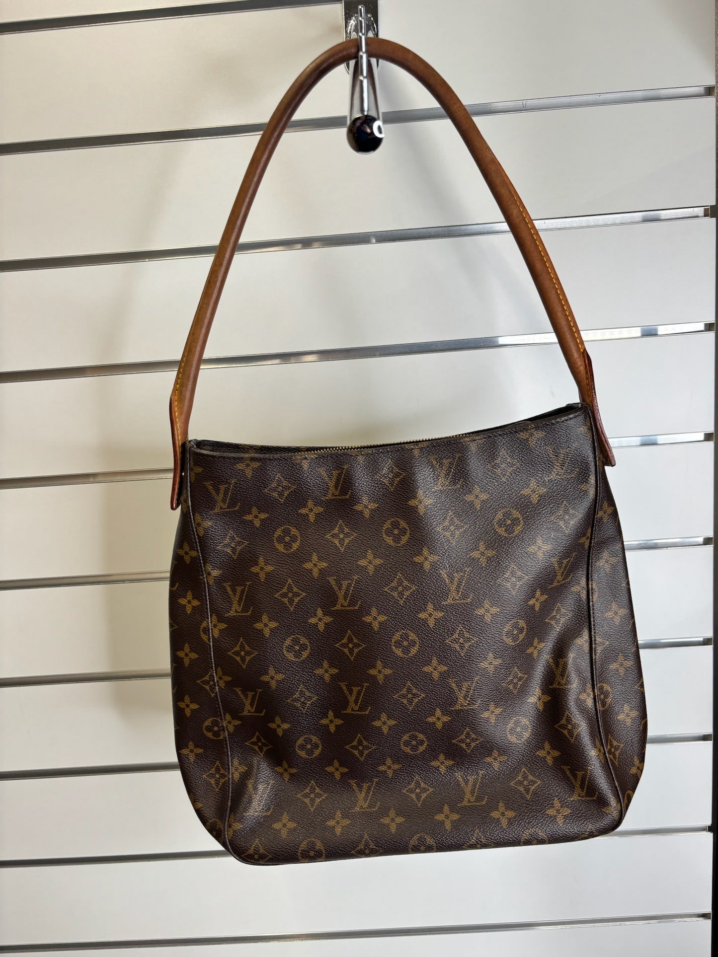 Louis Vuitton Looping GM Bag K70