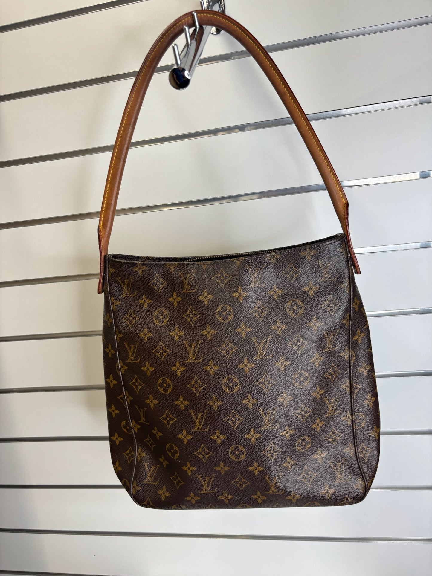 Louis Vuitton Looping GM Bag K70