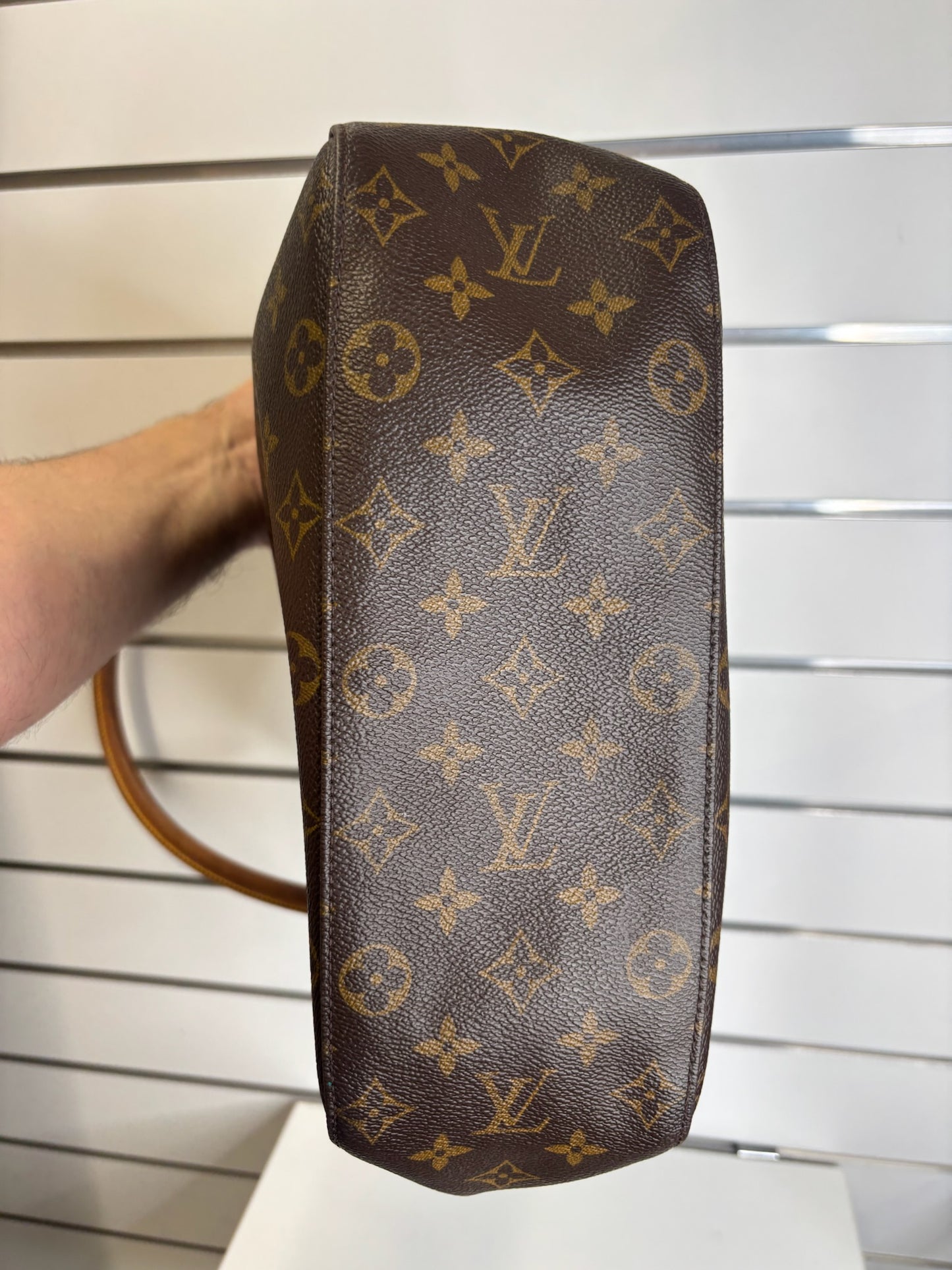 Louis Vuitton Looping GM Bag K70