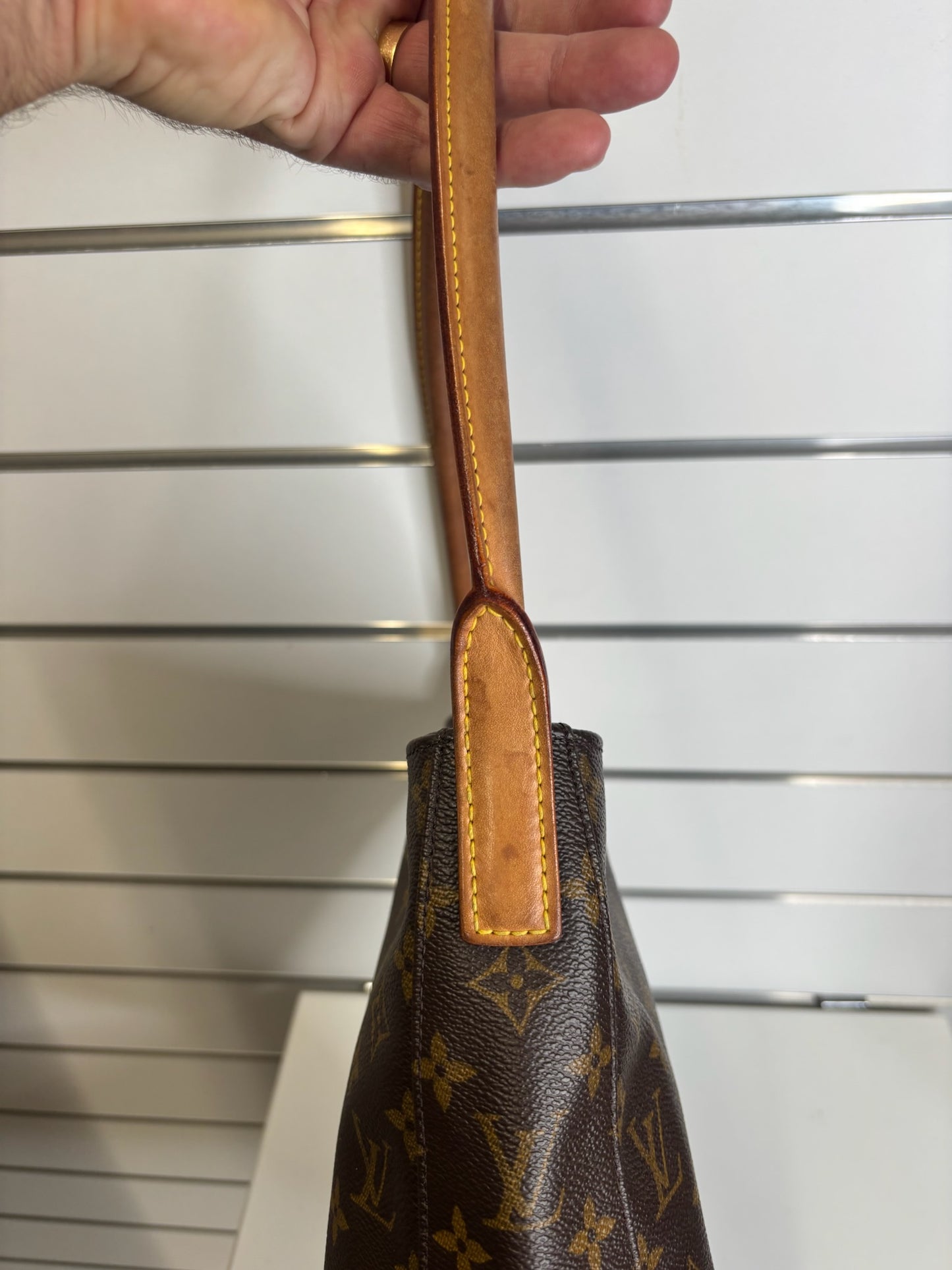 Louis Vuitton Looping GM Bag K70