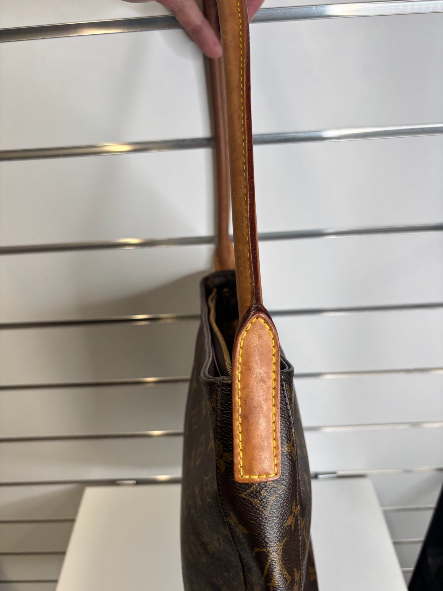 Louis Vuitton Looping GM Bag K70