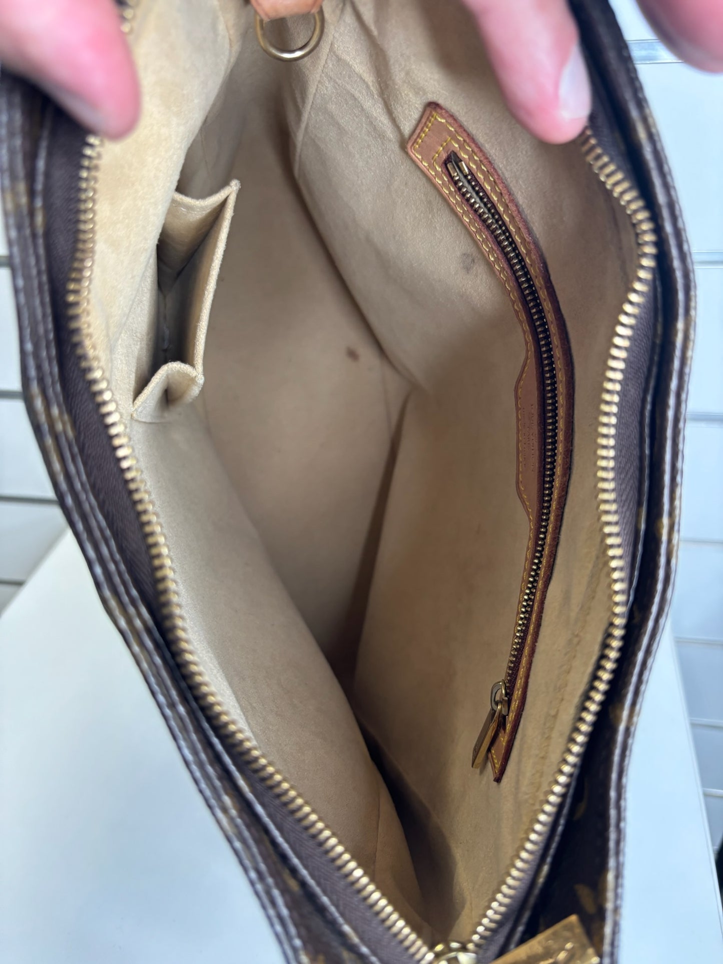 Louis Vuitton Looping GM Bag K70