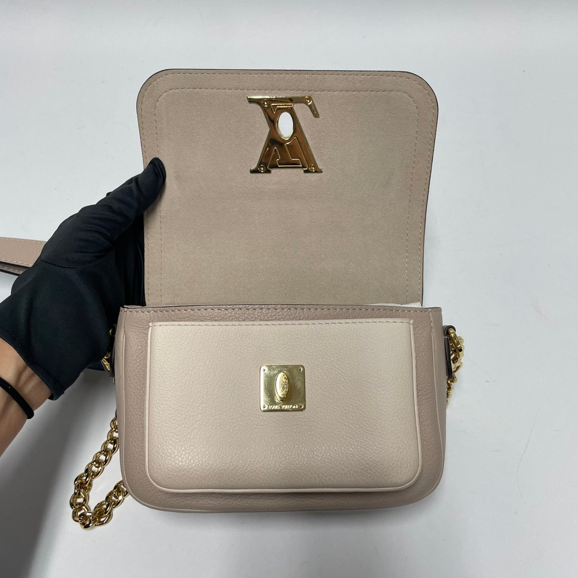 Louis Vuitton Greige Leather Lockme Tender ONE Crossbody Bag M58554 (V12134421HC)