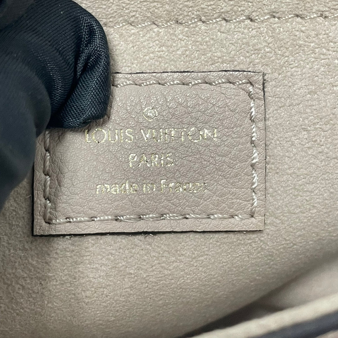 Louis Vuitton Greige Leather Lockme Tender ONE Crossbody Bag M58554 (V12134421HC)