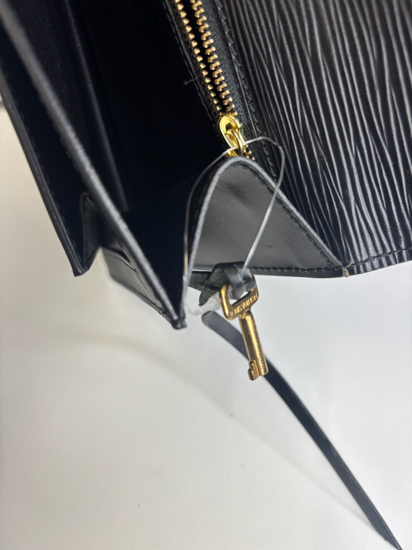 Louis Vuitton Pochette Sellier Dragonne Epi Clutch Noir K71