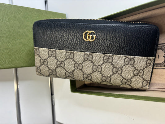Gucci GG Marmont Bicolor Zip Around Wallet K73