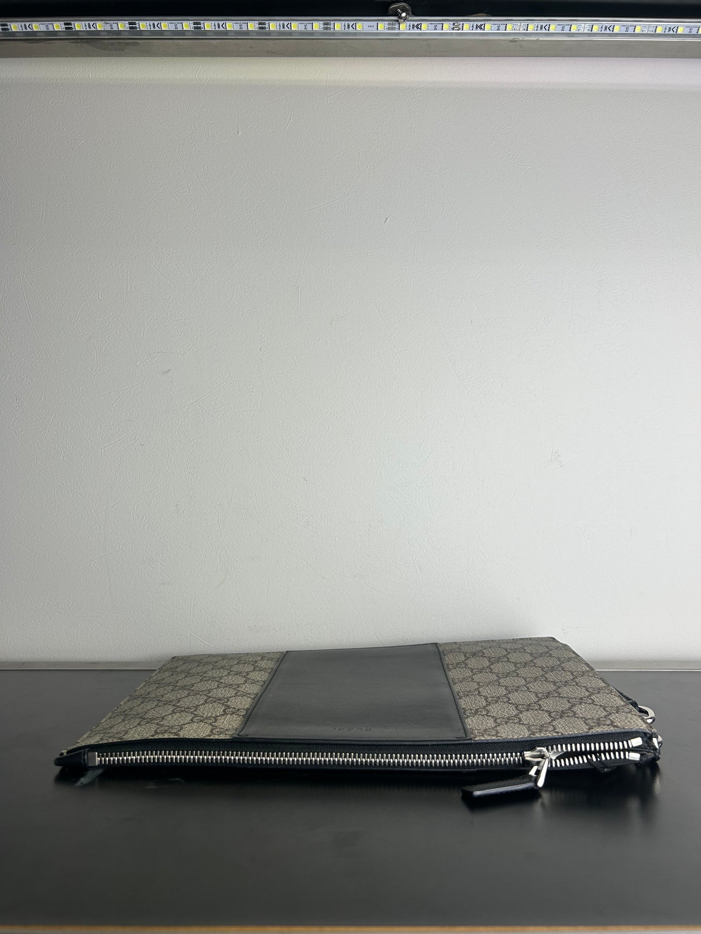 Gucci GG Supreme Portfolio Pouch