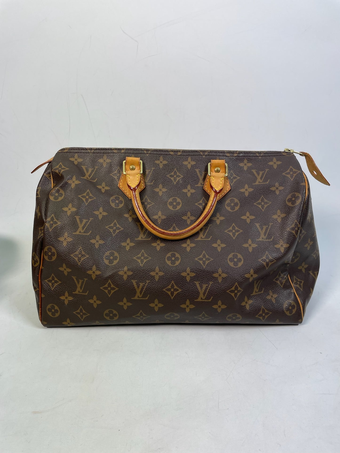 M0707-73 Louis Vuitton Speedy 35 Handbag in Monogram Canvas AA2087